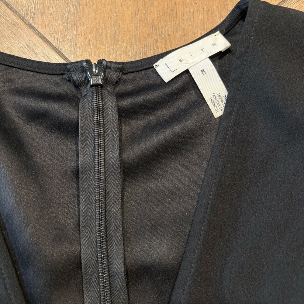Leith Black V-Neck Romper Size M - Picture 3 of 9